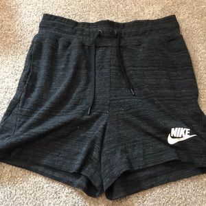 Nike black, soft midi short